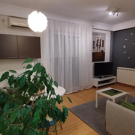 New Apartamento Belgrado